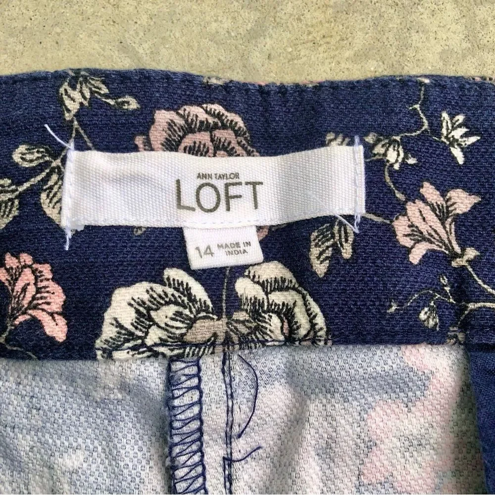 LOFT Riviera Floral Shorts Navy Blue Cotton Tailored Summer Shorts 4” Inseam
